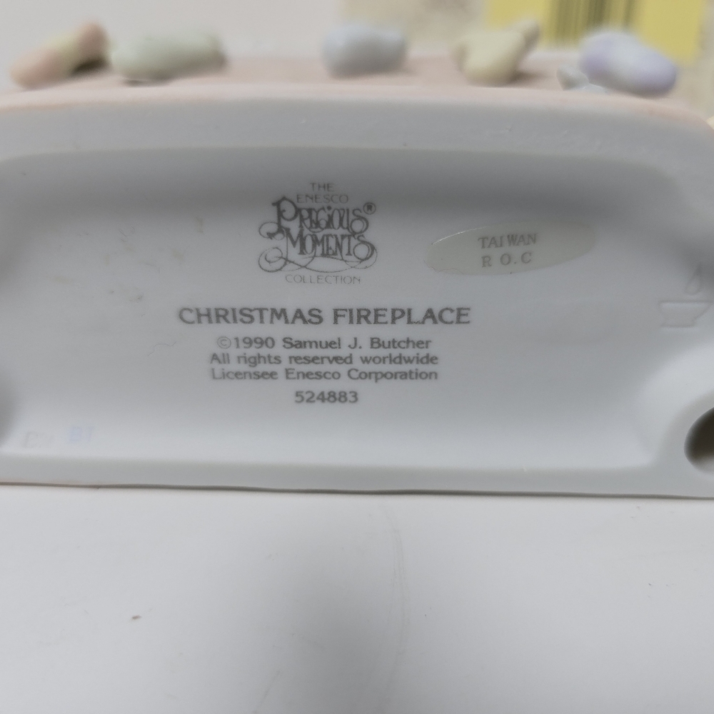 Precious Moments 1990 Christmas Fireplace Figurine 524883 Vintage Holiday Decor - Picture 6 of 8